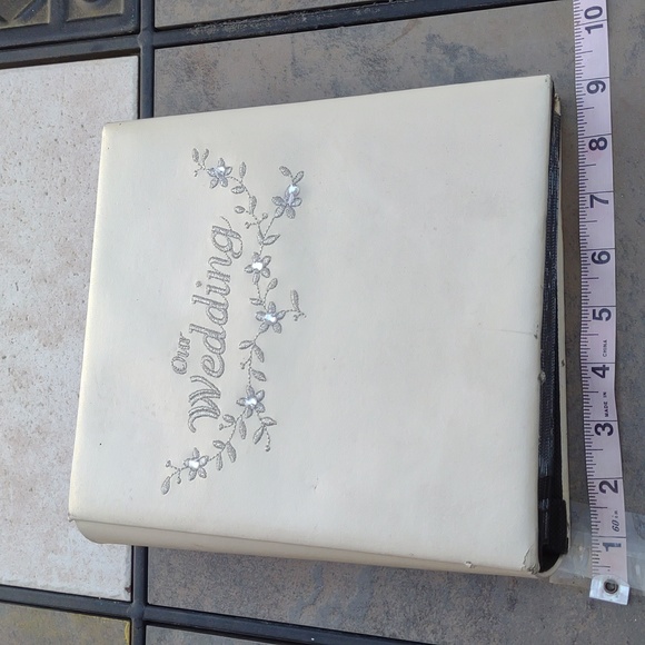 New Vintage Wedding Photo Album - Picture 2 of 16